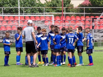 Micii fotbaliști ai Gloriei Arad au obținut rezultate bune la turneele Atletico și Bega