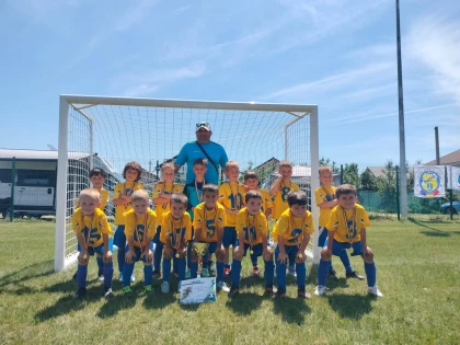 Micii fotbaliști de la CSS Gloria Arad au câștigat Summer Junior Cup de la Remetea Mare