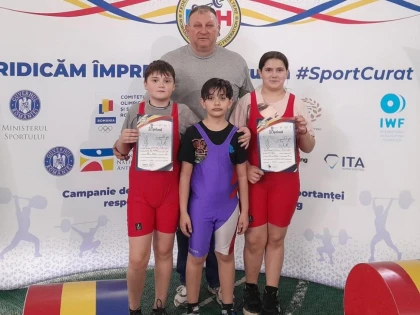 Micii halterofili ai CSȘ Gloria au urcat de două ori pe podium la Cupa României