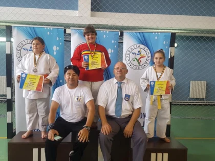 Micii judoka arădeni au cucerit medalii pe litoral