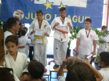 MICII JUDOKA ARADENI S-AU REMARCAT PE TATAMI, IN UNGARIA SI AUSTRIA