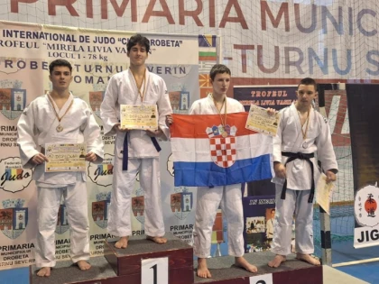 Micii judoka de la CSM Arad au obținut primele medalii ale anului la „Cupa Drobeta 2025“