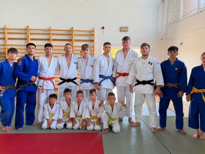 Micii judoka de la CSS „Gloria” Arad, stagiu de pregătire la Miskolc