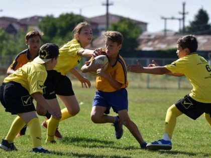 Micii rugbişti s-au întrecut la „Cupa Aradului”