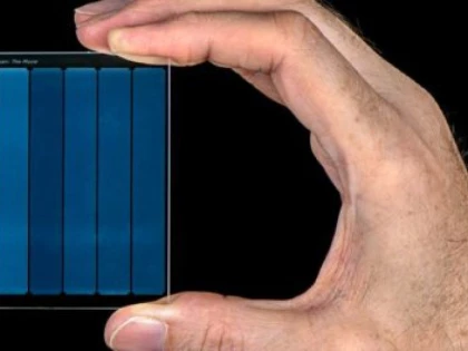 Microsoft a inventat sticla inteligentă care poate stoca date pentru 1.000 de ani