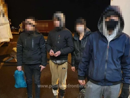 Migranţi din India şi Afganistan, depistaţi la Vărșand, Nădlac și Turnu, ascunşi în automarfare