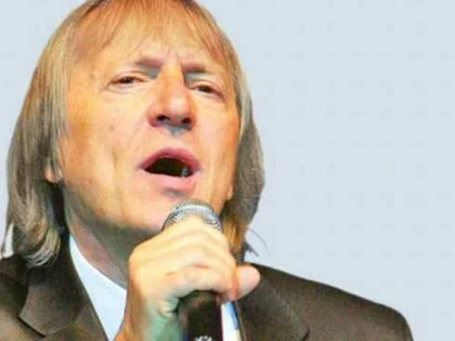 MIHAI CONSTANTINESCU, DESPRE CONDITIILE GRELE IN CARE A COPILARIT: "AM TRAIT INTR-O CASA CU O SINGURA CAMERA SI CU BAIA IN CURTE!"