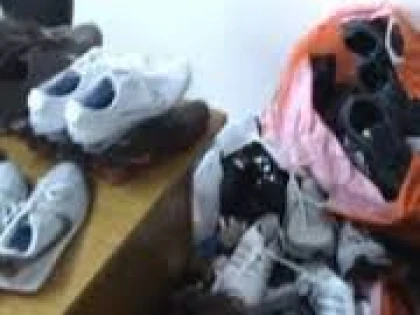 Mii de perechi de pantofi au fost confiscați de poliţiştii din Vladimirescu