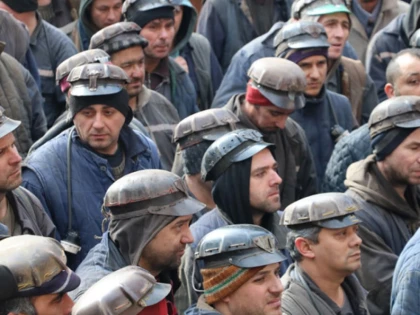MINERII AU PLECAT SPRE BUCUREȘTI, ÎN SEMN DE PROTEST FAȚĂ DE SITUAȚIA CEO