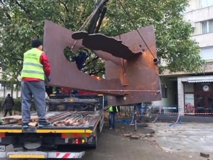 Mini-monumentul lui Falcă a devenit subiect de glume! „Arată mai mult a traforaj“