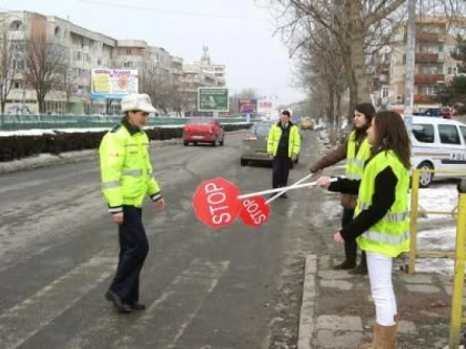 MINISTERUL EDUCATIEI INTRODUCE, INCEPAND CU ANUL SCOLAR VIITOR, PATRU NOI DISCIPLINE OPTIONALE
