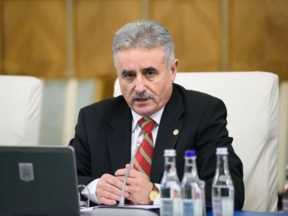 Ministerul Finanţelor vrea să blocheze angajările și avansările în funcție