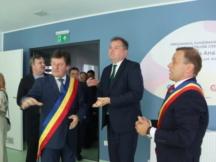 Ministrul Cseke Attila a inaugurat noua creșă din Nădlac. Investiție de aproape 16 milioane de lei prin PNRR