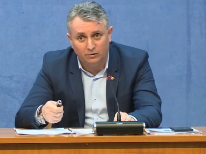 Ministrul de Interne se ia la trântă cu prefectul, după atentatul cu bombă de la Arad. „Să se concentreze la campania de vaccinare““
