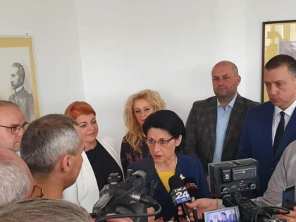 Ministrul Educaţiei: „Facem eforturi pentru finalizarea, mai devreme, a noului Palat al Copiilor din Arad“