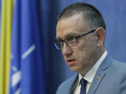 Ministrul Fifor a cerut prefecților o situație cu școlile care nu au avize de la DSP și ISU