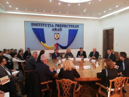 Ministrul Muncii s-a întâlnit la prefectură cu primari și secretari ai localităților din județ