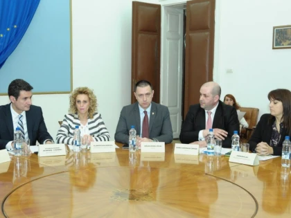MINISTRUL SANATATII A PARTICIPAT LA O DEZBATERE PE TEMA CANCERULUI, ORGANIZATA DE PARLAMENTARII CAPRAR SI FIFOR