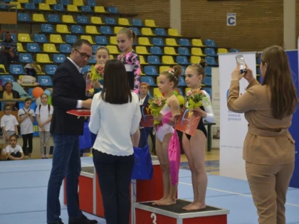 Ministrul sportului a promis, la Arad, investiţii în Polivalentă şi bazin (FOTO)