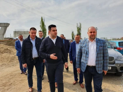 Ministrul Transporturilor, nemulțumit de stadiul lucrărilor la pasajul de pe centura Aradului