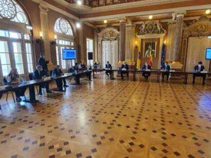 Ministrul Transporturilor și directorul SNCFR s-au întâlnit cu administrația arădeană
