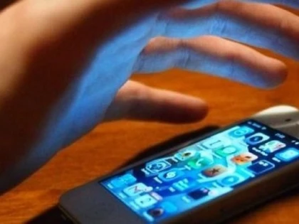 Minor din Arad, prins după ce a furat un telefon din vestiarul unei școli