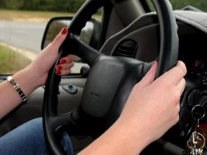 Minoră din Șeitin, prinsă conducând un autoturism pe un drum agricol