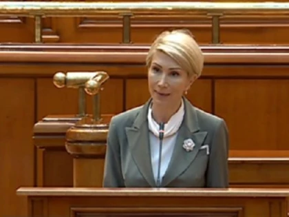 Mintea de pe urmă: Raluca Turcan îl acuză pe Cîțu că mandatul său nu a fost „decât un şir de minciuni, greşeli şi jocuri personale”.