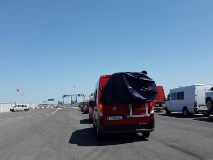 MINUNEA LA NOUL PUNCT DE FRONTIERA DE PE AUTOSTRADA ARAD-NADLAC N-A TINUT TREI ZILE