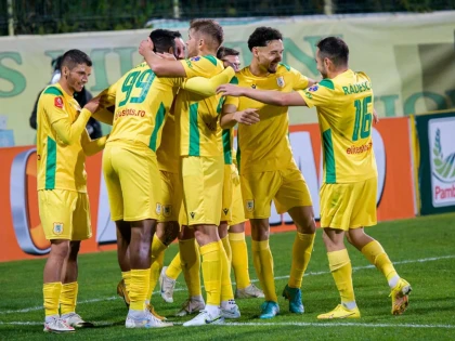 Mioveniul complică calculele în grupa de Cupă a UTA-ei și este aproape calificată!