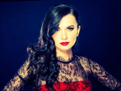 MIRELA POPA, VACANTA EXOTICA IN CHINA SI DUBAI! VEZI CU CINE SE RELAXEAZA CREATOAREA DE MODA!