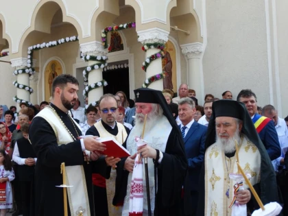 Mitropolitul Banatului și Arhiepiscopul Aradului au fost prezenți în mijlocul credincioșilor din Parohia Vinga