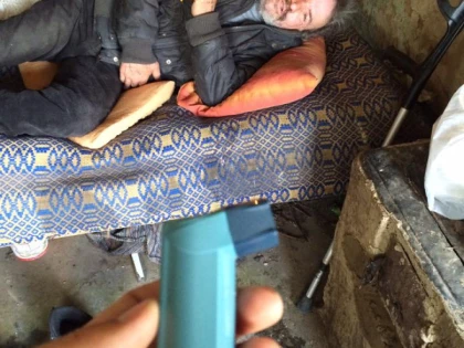 Mobilizarea de pe Facebook face minuni! Bătrân de 73 de ani, salvat din sărăcie