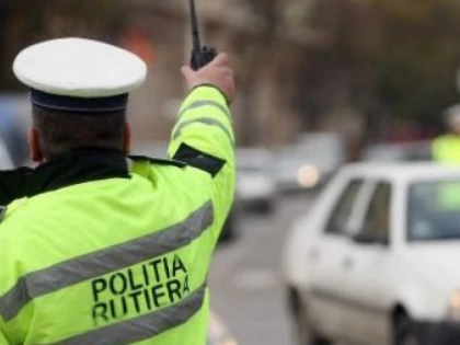 Modificări la Codul rutier. Şoferii vor putea fi amendaţi cu până la 3.000 de lei, dacă nu respectă noile reguli