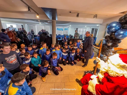 Moș Crăciun a ajuns și la secțiile de fotbal și lupte de la CSȘ Gloria
