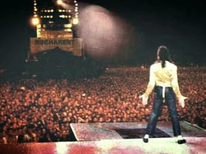Moştenitorii lui Michael Jackson au distribuit gratuit înregistrarea completă a concertului de la Bucureşti