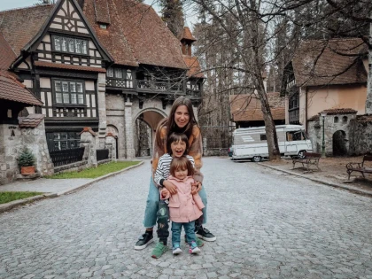 Motivul pentru care Dana Rogoz doarme cu familia în rulotă