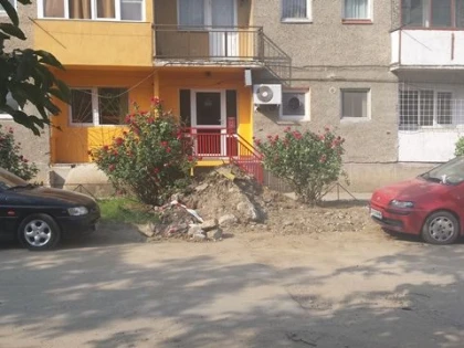 N-AI VOTAT FALCA ? PRIMARIA TE „CADORISESTE“ CU GROPI, BALAST, PRAF SI MULTE BALARII