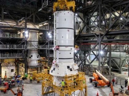 NASA a început asamblarea „megarachetei” care va duce oameni pe Lună