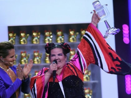 Netta Barzilai a spart trofeul, imediat după ce l-a primit