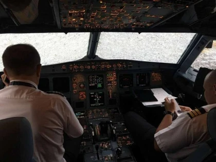 Niciodată nu este prea târziu! Lecția de viață a bărbatului devenit pilot la 51 de ani