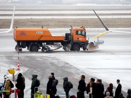 Ninsori abundente în Austria: Traficul aerian suspendat pe aeroportul din Viena