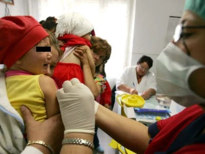 NOI REGULI IN SANATATE. COPIII, VACCINATI LA MEDICUL DE FAMILIE