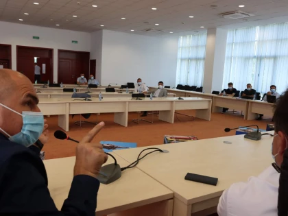 Noroc cu Bolojan, că așa am avea șansă să circulăm vreodată pe drumul expres Arad-Oradea