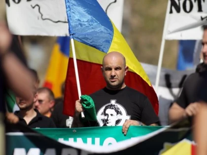 NOUA DREAPTA ARAD: „POLITISTII EXAMINATORI DE LA CIRCULATIE II CAD INTENTIONAT PE TIGANI“