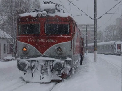 Nu plecați la drum înainte să vă informați! Întârzieri mari la trenurile de pe ruta Arad-București