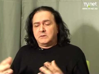 „Nu se poate ca educația, cultura să încapă pe mâna unor animale care trăiesc numai ca să-și facă necesitățile biologice" - Alexandru Mânzat, celebrul cântăreț clujean