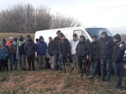 Numărul migranţilor prinşi încercând să treacă ilegal frontiera prin județul Arad, de 2,5 ori mai mare în 2020