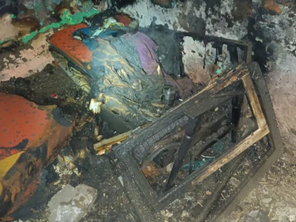 O casă din Șimand a luat foc, după ce proprietarul a adormit cu țigara aprinsă