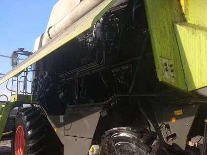 O combină care lucra duminică a luat foc din cauza „efectului termic"